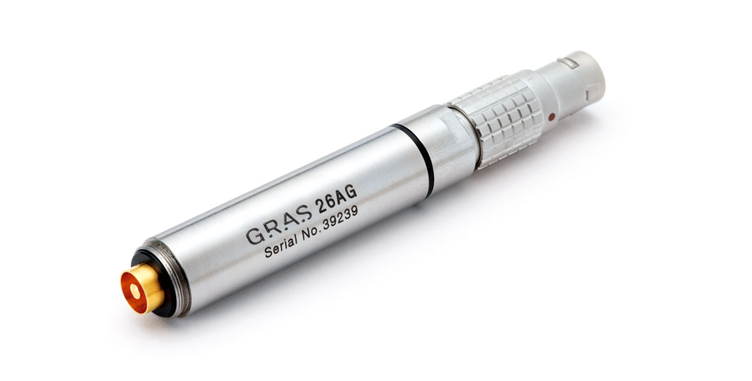 Bộ tiền khuếch đại điện áp chèn GRAS 26AG 1/2" với đầu nối tích hợp.