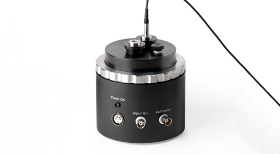 Máy hiệu chuẩn tần số thấp GRAS 42AE